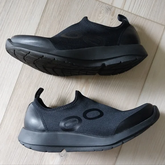 OOFOS OOmg Eezee Black Women's Slip-On Sneakers - Picture 3 of 7